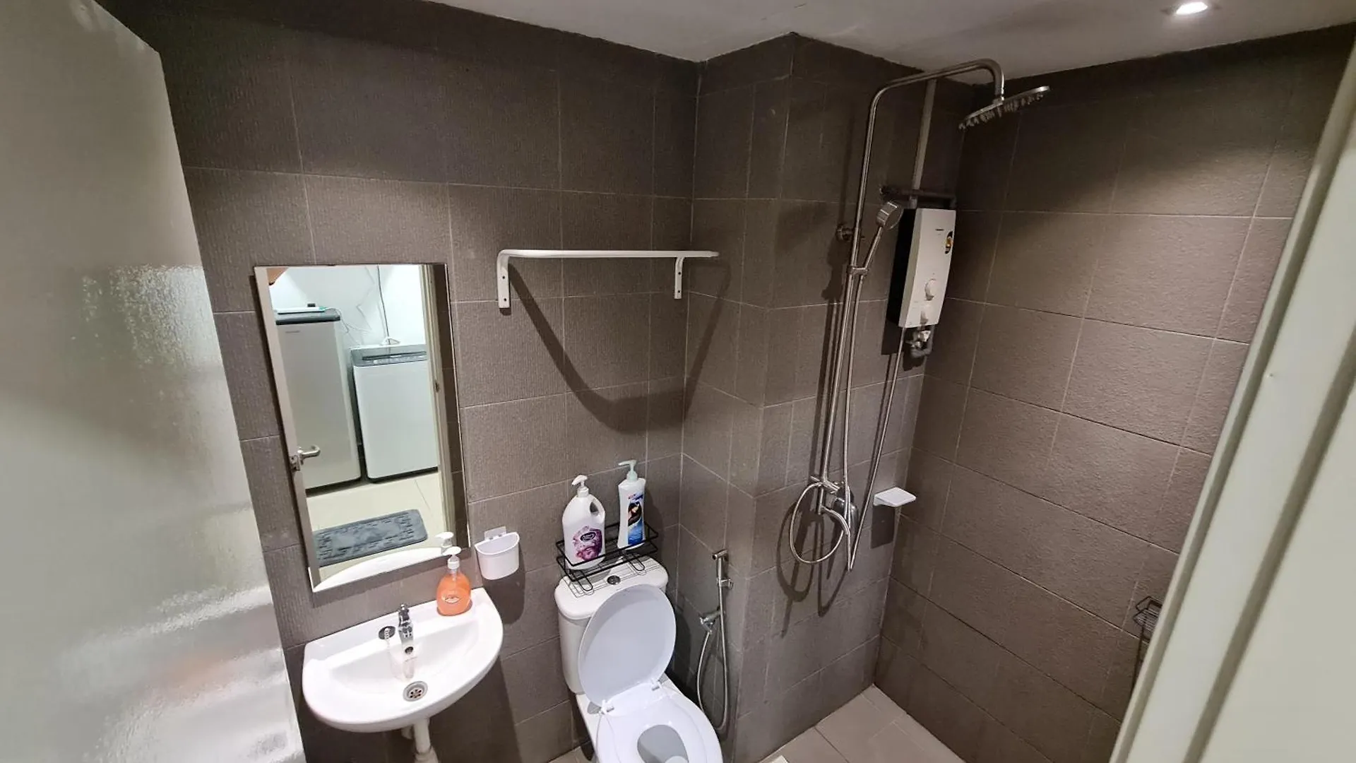 First Subang Courtyard Ss15 Subang Jaya Sjmc Taylors Nu Empire Subang Parade Sunway Pyramid Lagoon Medical Centre Lrt Ktm Apartment