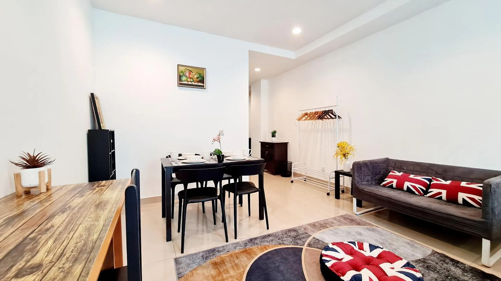 First Subang Courtyard Ss15 Subang Jaya Sjmc Taylors Nu Empire Subang Parade Sunway Pyramid Lagoon Medical Centre Lrt Ktm Apartment